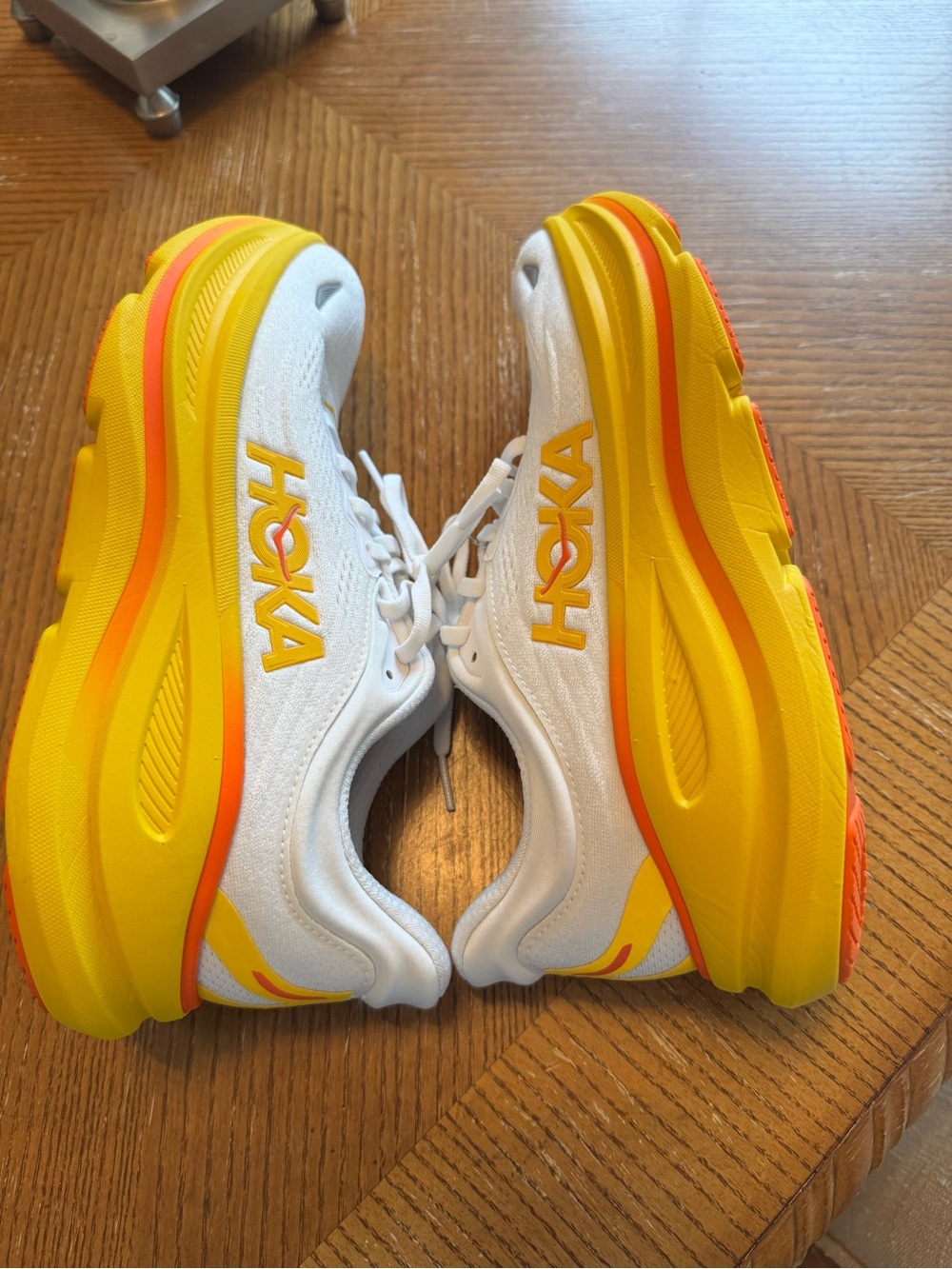 Hoka Bondi 9 Women size 8B NWOT, Sunflower/White/Orange